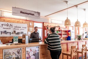 Reception - JUFA Hotel Hochrindl (Albeck)