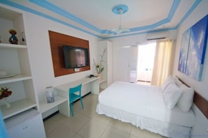 Minibar, blackout curtains, free WiFi