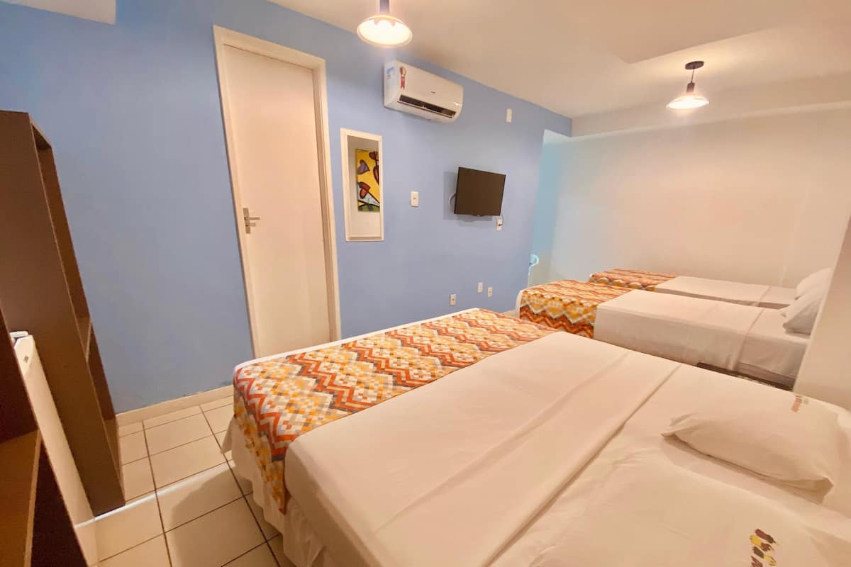 Minibar, free WiFi, bed sheets