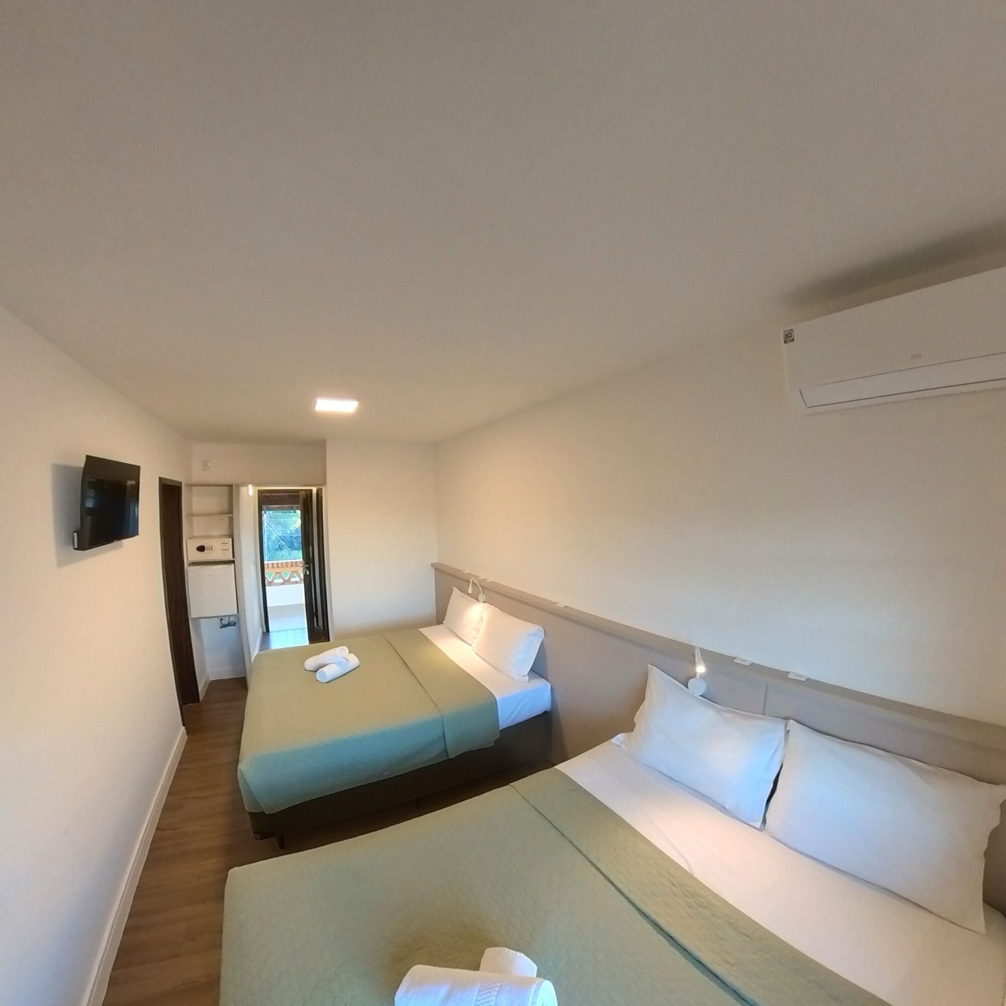 Leilighet – superior, flere senger, balkong, bakgårdsutsikt | Wi-fi (inkludert) og sengetøy