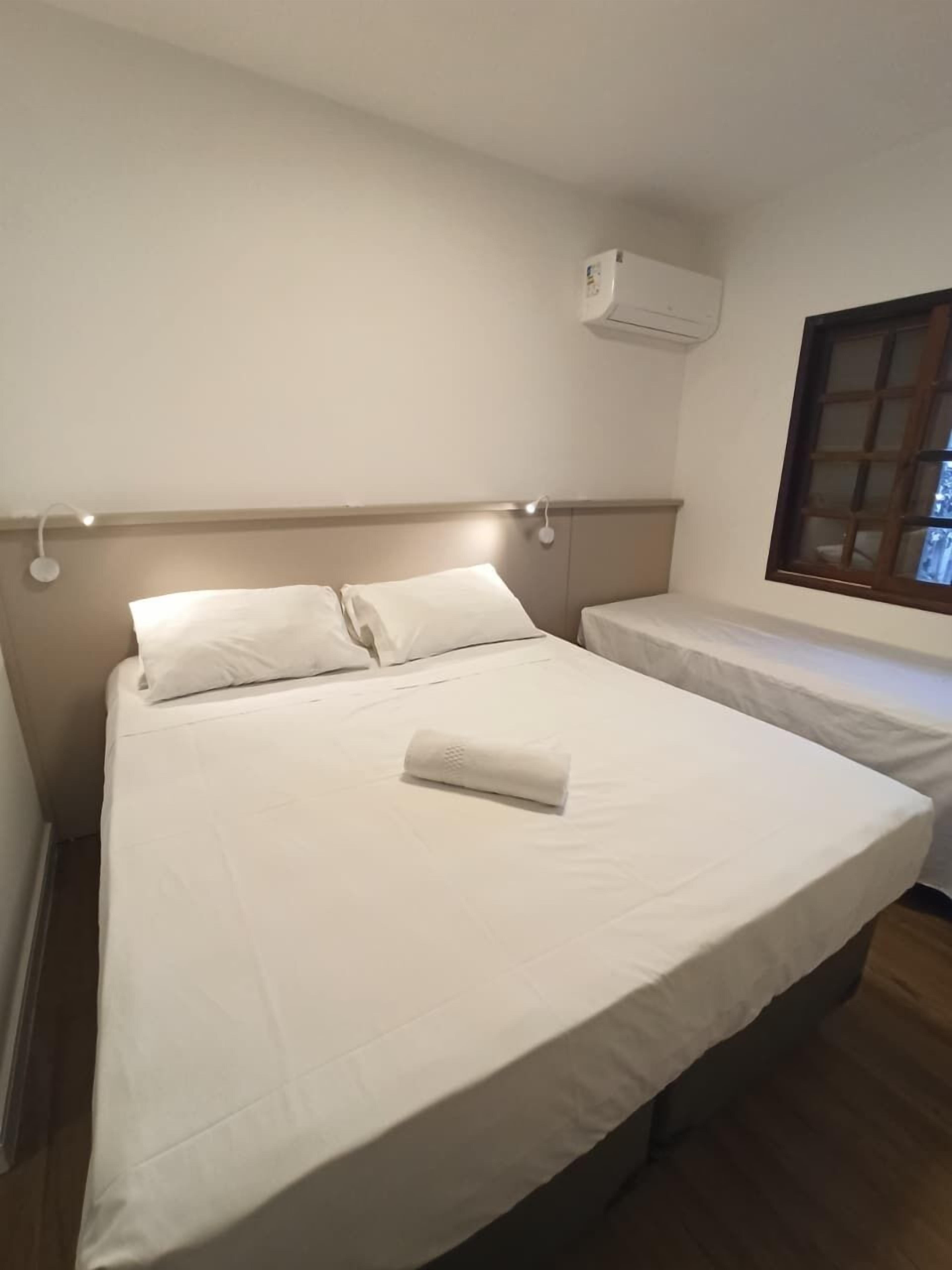 Standard Triple Room | Individually furnished, free WiFi, bed sheets