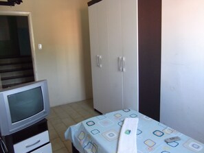 单人房 | 迷你吧、免费 WiFi