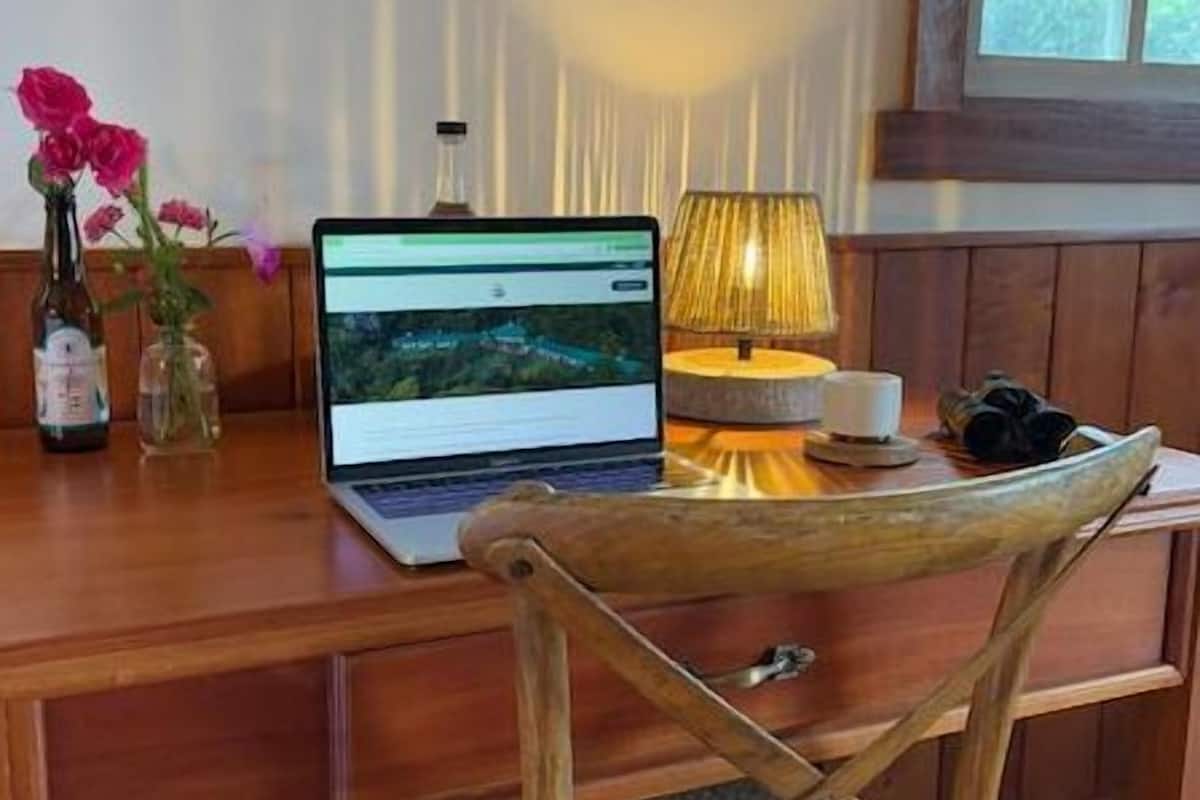 1 bedroom, premium bedding, down duvets, Select Comfort beds