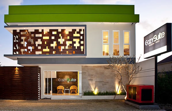 Front of property - Eazy Suite (Legian)