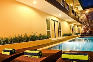 Outdoor pool - Eazy Suite (Legian)