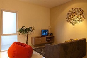 Perhesviitti | Olohuone | Televisio, DVD-soitin