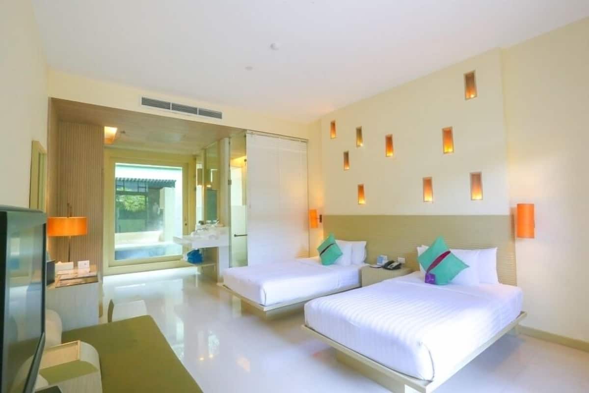 Superior Room, 2 Single Beds | In-room safe, individually furnished, desk, rollaway beds