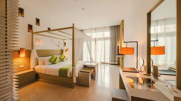 Deluxe Room, 1 King Bed, Pool Access