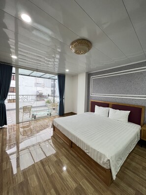 Balcony view - Holiday Suites Hotel & Spa (Hanoi)