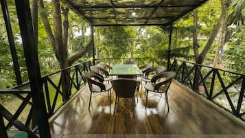 Quarto casal ou duplo luxo, 2 quartos, vista para o jardim, no jardim | 2 quartos, camas com colchões de espuma com sistema de memória