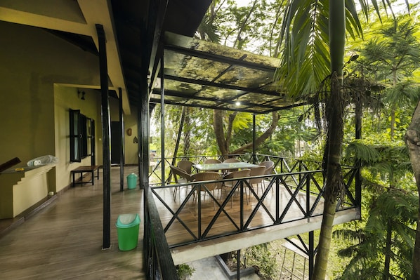 Deluxe Double or Twin Room, 2 Bedrooms, Garden View, Garden Area | Balcony view