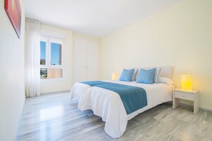 Apartamento estándar, 1 habitación, balcón | Cunas (de pago), wifi gratis, ropa de cama