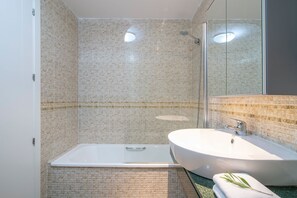 Toallas, jabón, shampoo