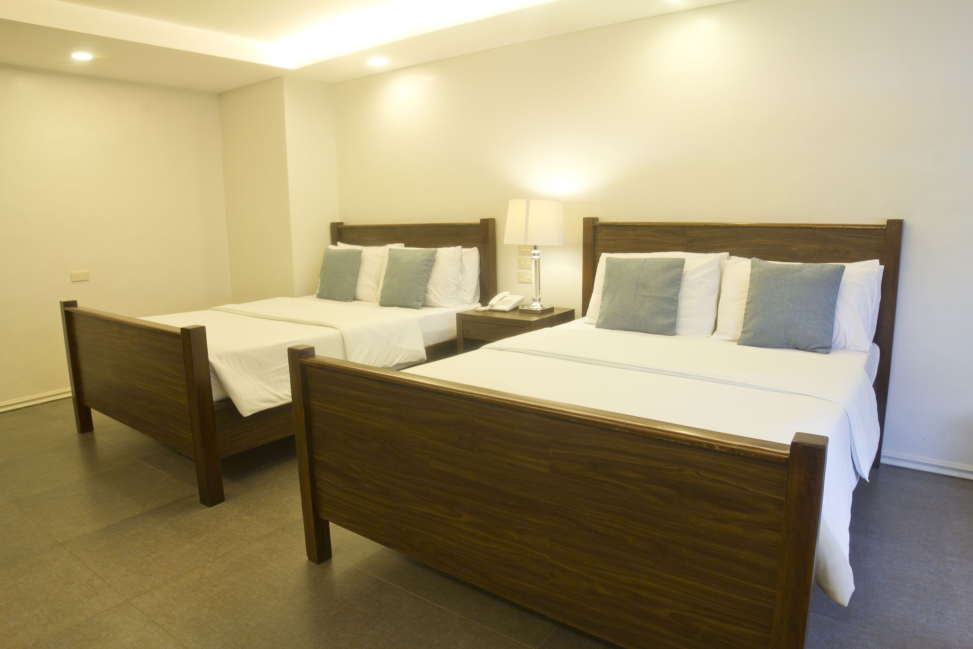 Photo - Nichols Airport Hotel