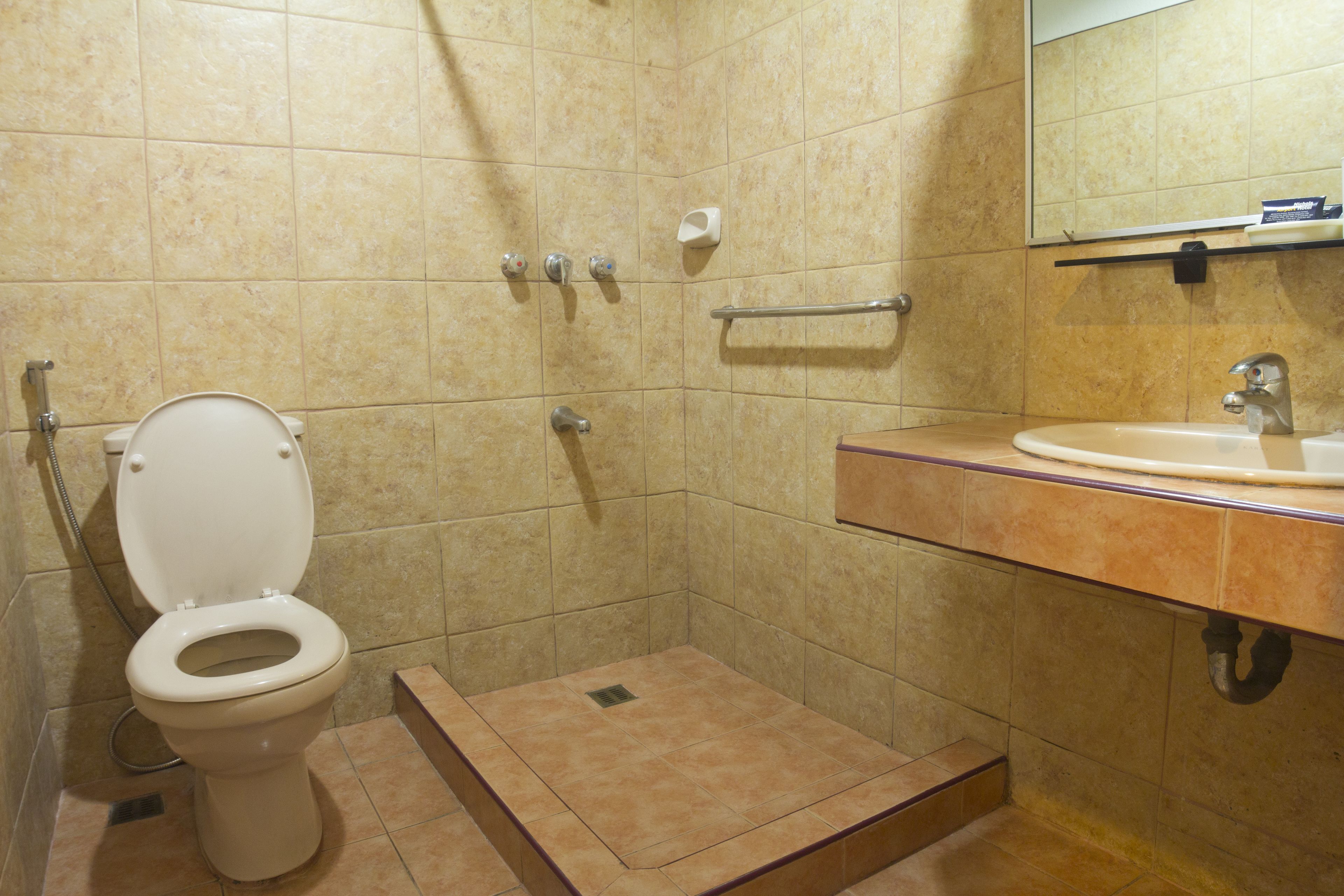 Photo - Nichols Airport Hotel