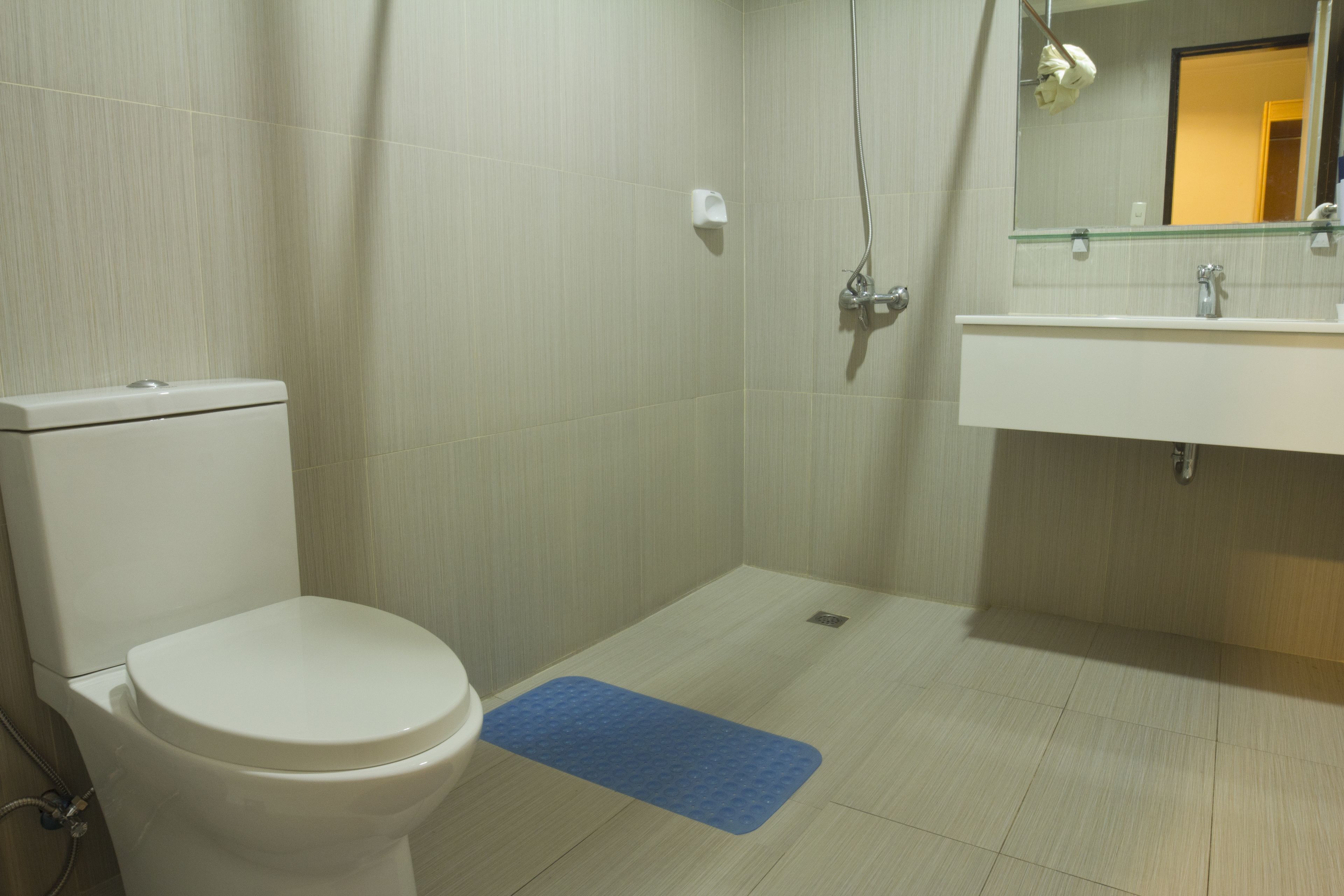 Photo - Nichols Airport Hotel