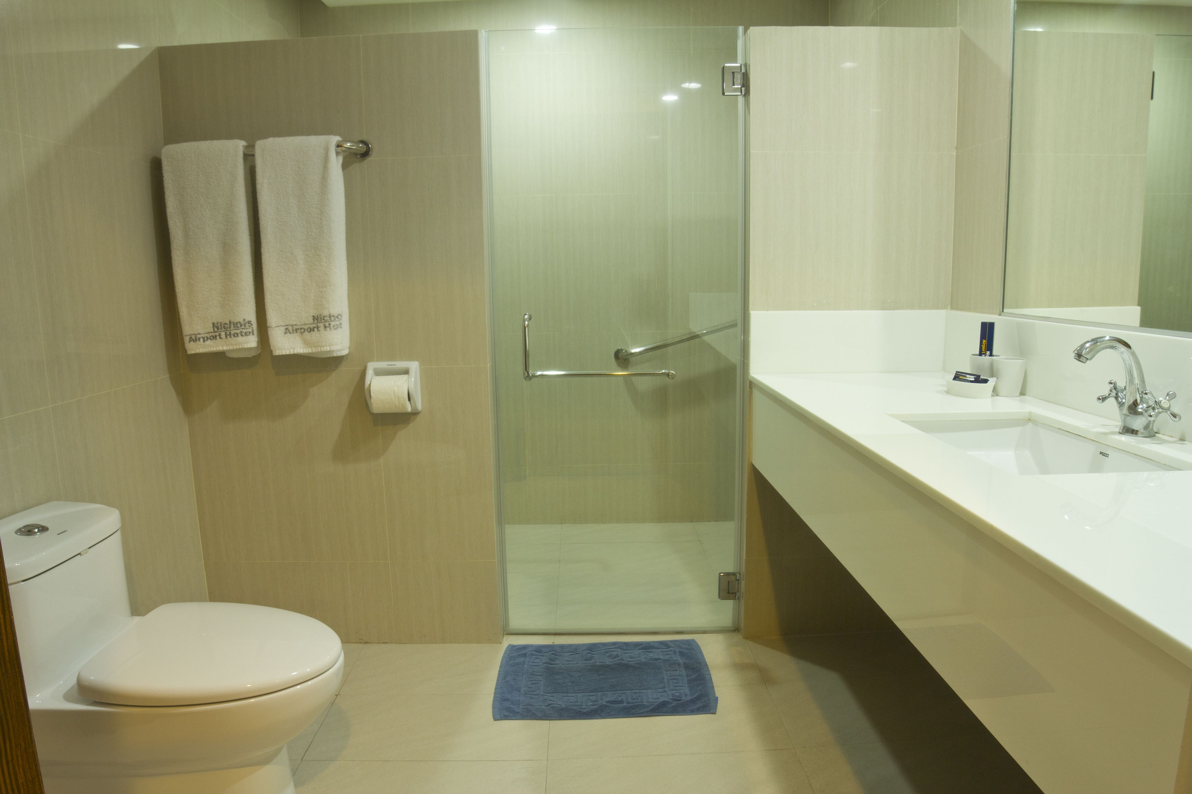 Photo - Nichols Airport Hotel