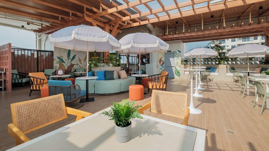 Nichols Airport Hotel