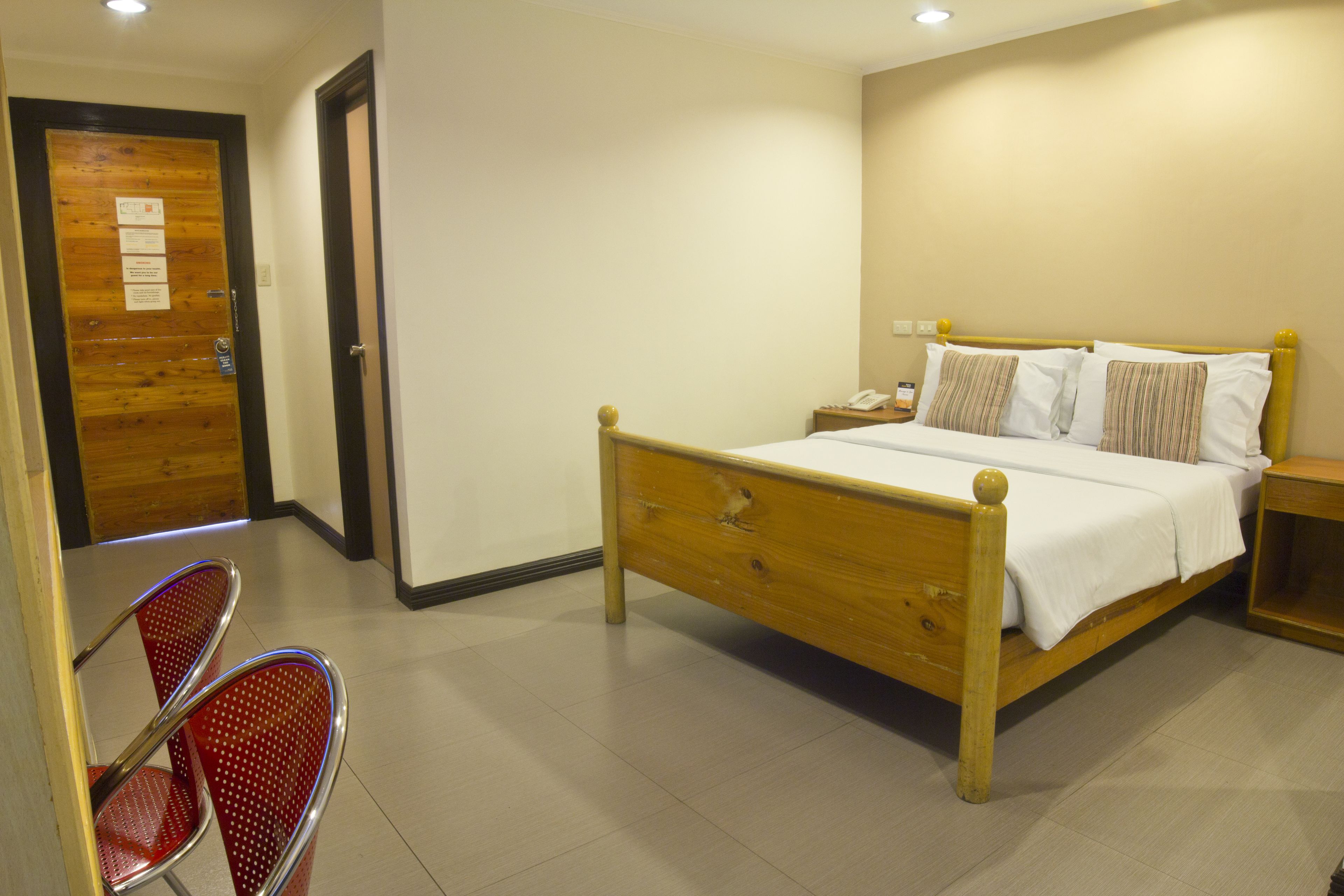 Photo - Nichols Airport Hotel