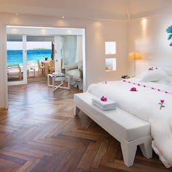 Beach Junior Suite | 1 bedroom, free minibar, in-room safe, desk