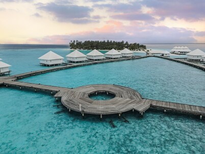 Diamonds Athuruga Maldives Resort & Spa