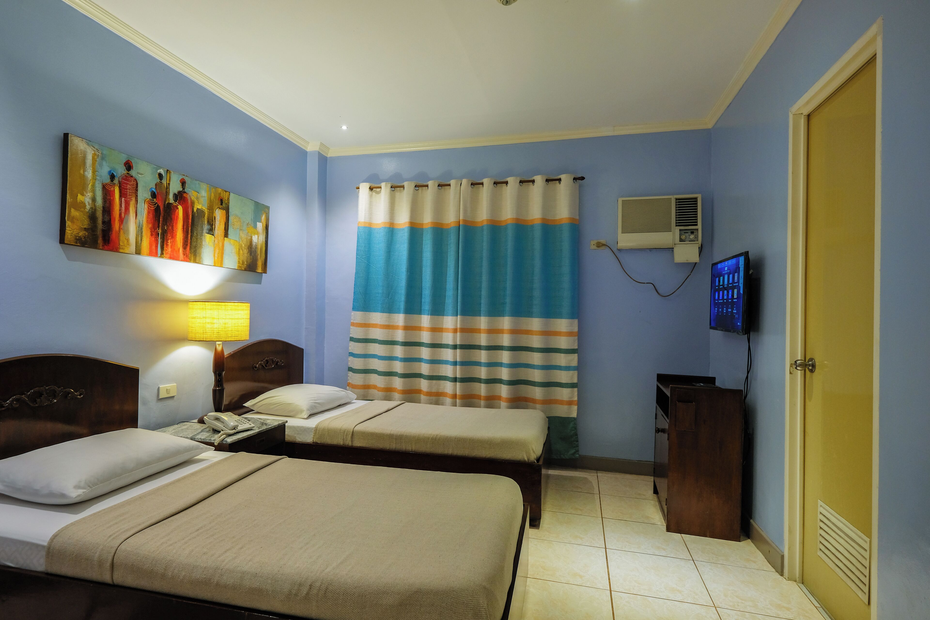 Standard Room, 2 Twin Beds | Premium bedding, in-room safe, individually furnished, desk