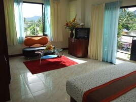 迷你吧、客房内保险箱、特色家居、办公桌