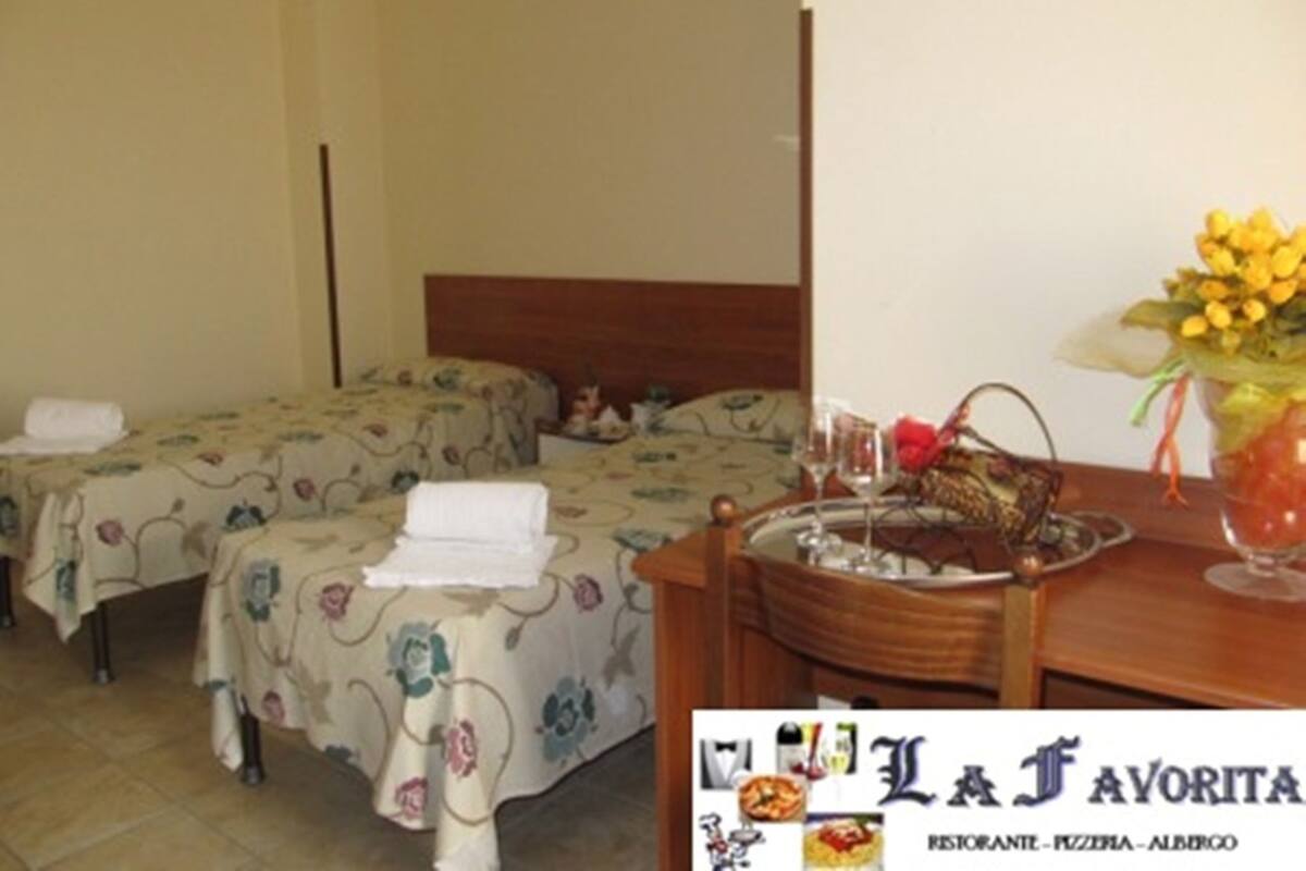 Desk, bed sheets, wheelchair access