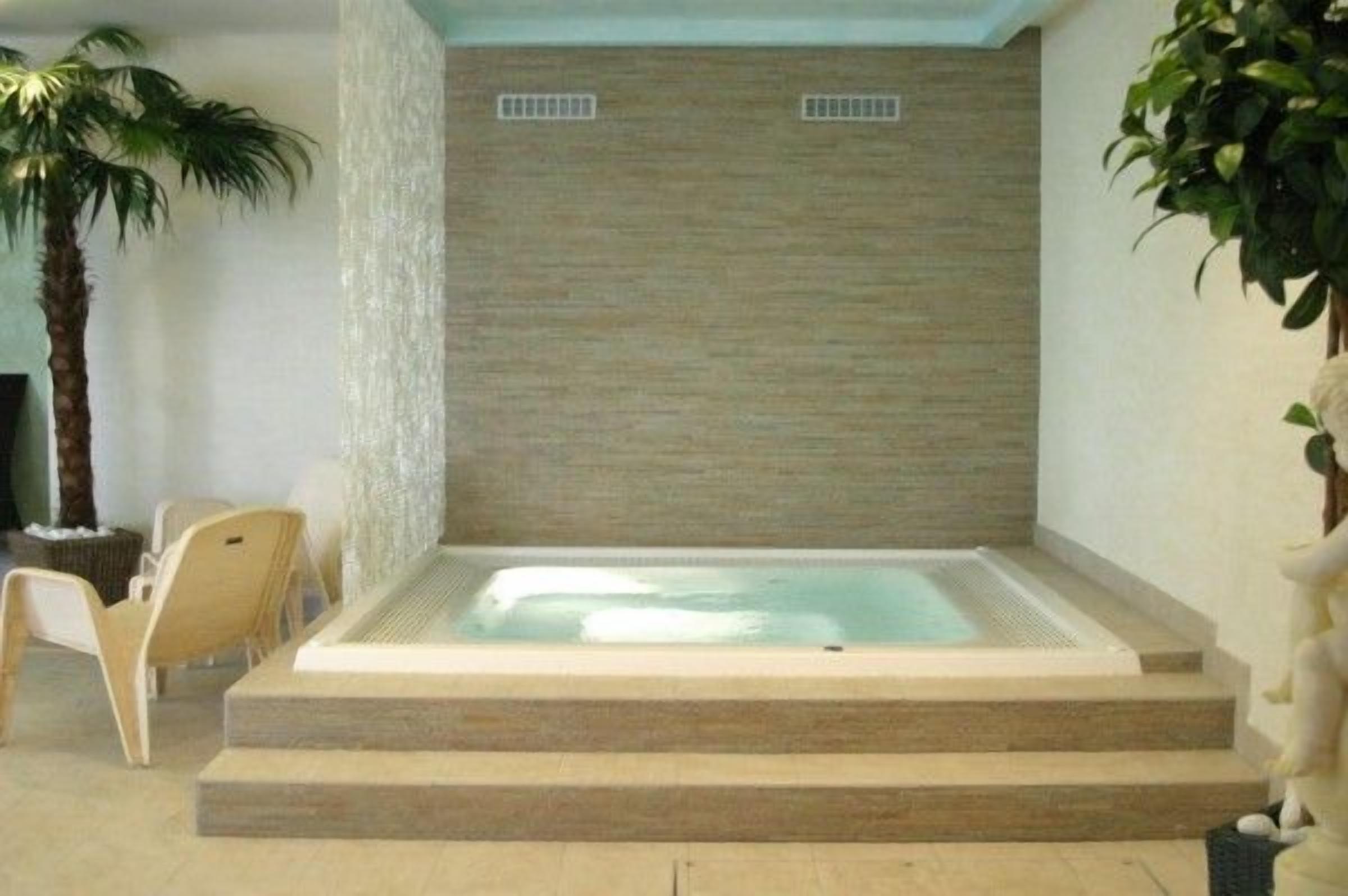 indoor spa tub