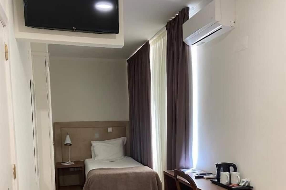 Quarto duplo standard | Frigobar, cofres nos quartos, escrivaninha, cortinas blackout