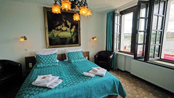 In-room safe, desk, blackout drapes, soundproofing