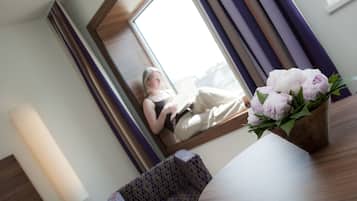 Business Double Room Single Use | In-room dining
