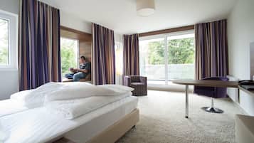 Premium bedding, pillowtop beds, minibar, in-room safe