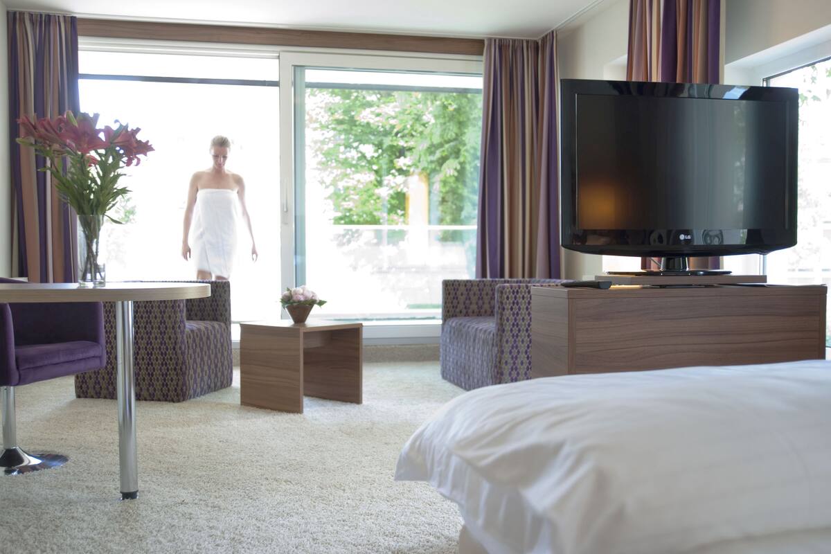superior double room | premium bedding, pillow-top beds, minibar, in-room safe
