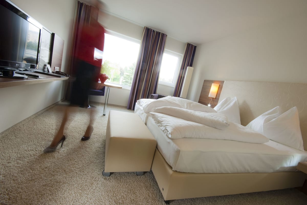 Habitación Business doble de uso individual | Ropa de cama de alta calidad, colchones con acolchado adicional, minibar