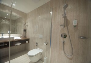 Shower, free toiletries, hair dryer, towels - Cityhotel Design & Classic (St. Pölten)