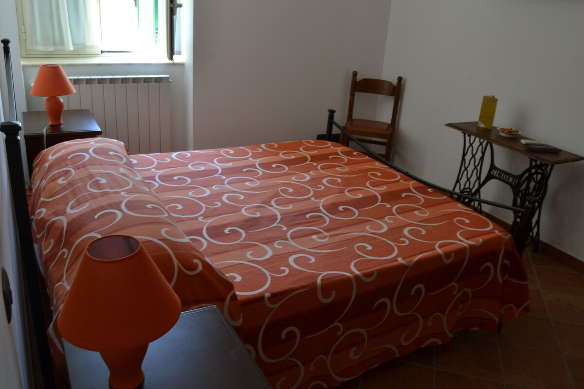 ห้องดับเบิล, เตียงใหญ่ 1 เตียง, ระเบียง | ผ้าปูที่นอน Frette จากอิตาลี, เครื่องนอนระดับพรีเมียม, ผ้านวมขนเป็ด