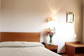 Basic Single Room, Garden View | Frette Italian sheets, premium bedding, down comforters - Hotel City (Piacenza)