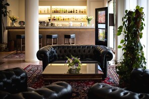 Lobby sitting area - Hotel City (Piacenza)