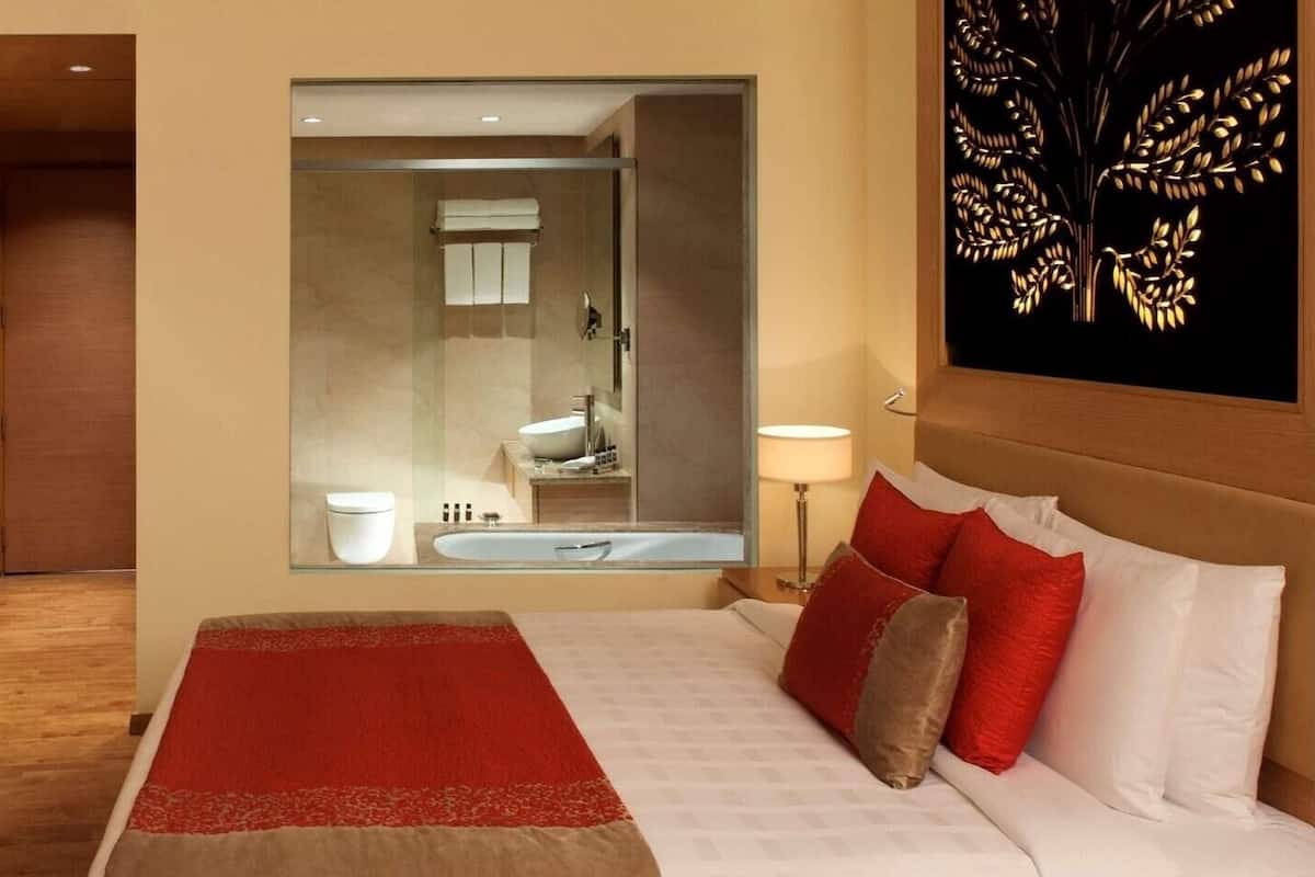 Premium bedding, minibar, in-room safe, desk