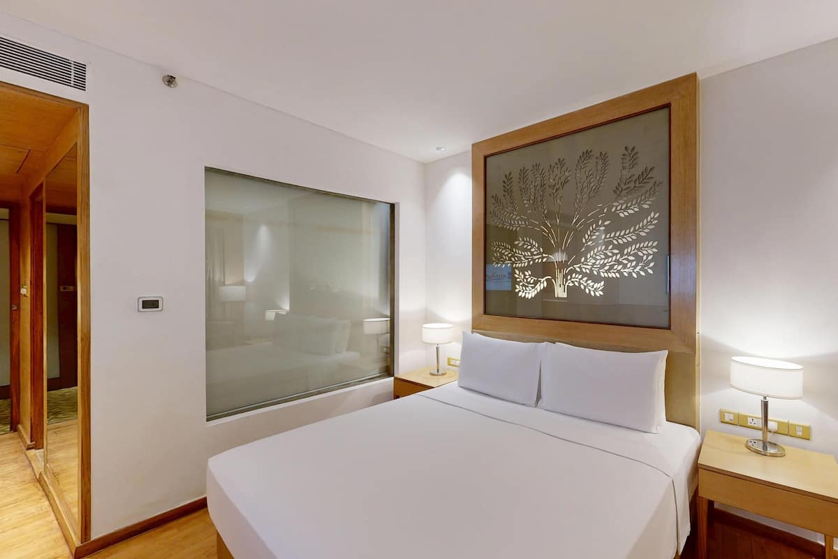 Rom – business (Business Class) | Sengetøy av topp kvalitet, minibar, safe på rommet og skrivebord