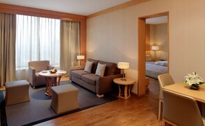 Premium bedding, minibar, in-room safe, desk - Radisson Blu Hotel New Delhi Dwarka (New Delhi)