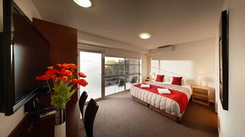 Studio Standar, 1 Tempat Tidur King, dapur kecil, lantai dasar | Pemandangan dari kamar