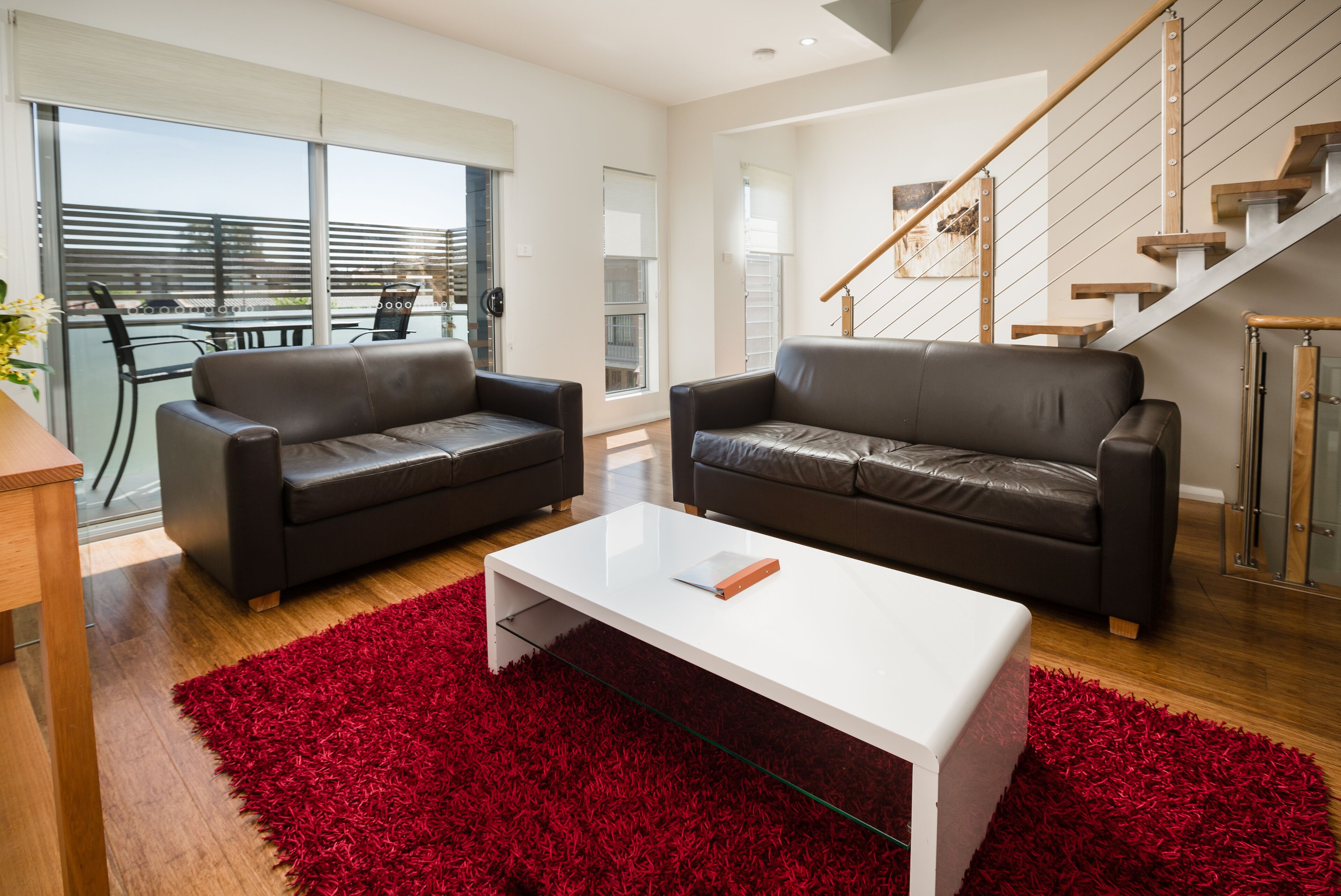 Deluxe Apartment, 2 Bedrooms, Kitchen, Courtyard View | Living area