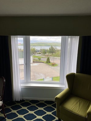 Deluxe-Zimmer, 2 Doppelbetten | Blick auf den See