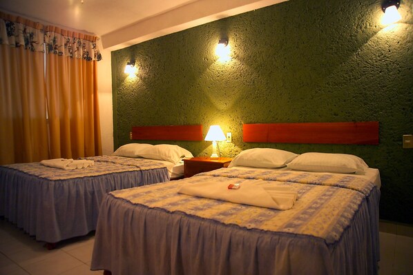 Premium bedding, in-room safe, desk, blackout curtains - Hotel Mallorca (Palenque)