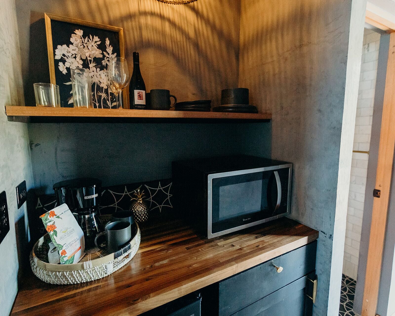 deluxe room, 1 king bed, balcony, ocean view | 1 bedroom, premium bedding, individually decorated