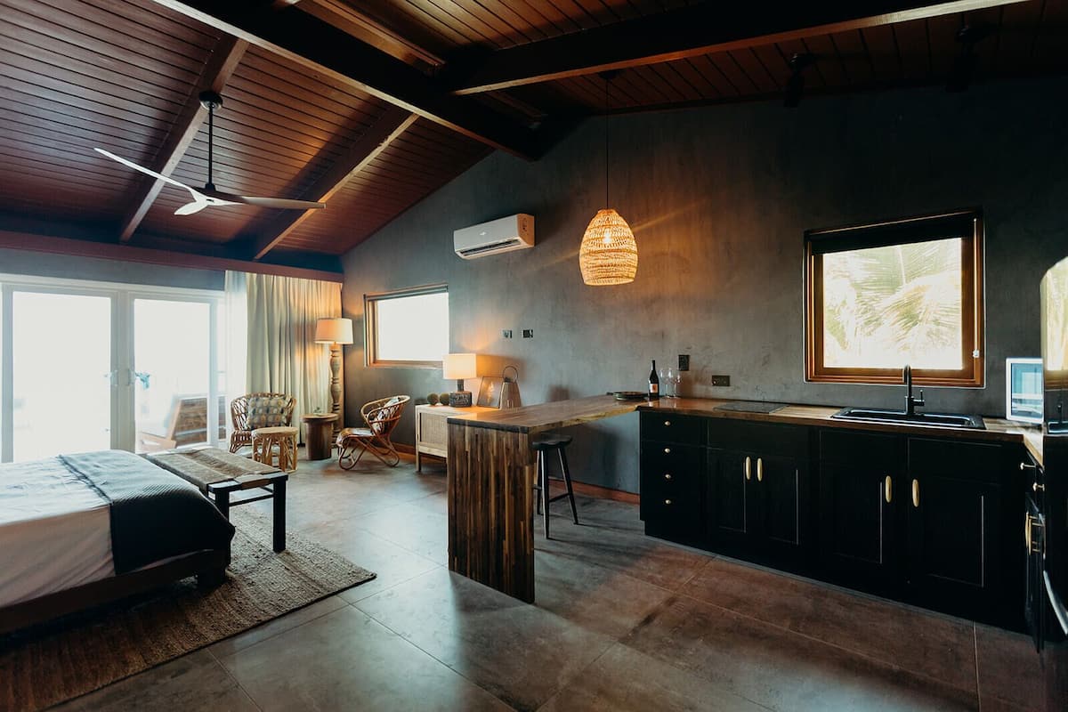 studio suite, 1 king bed, balcony, ocean view | 1 bedroom, premium bedding, individually decorated