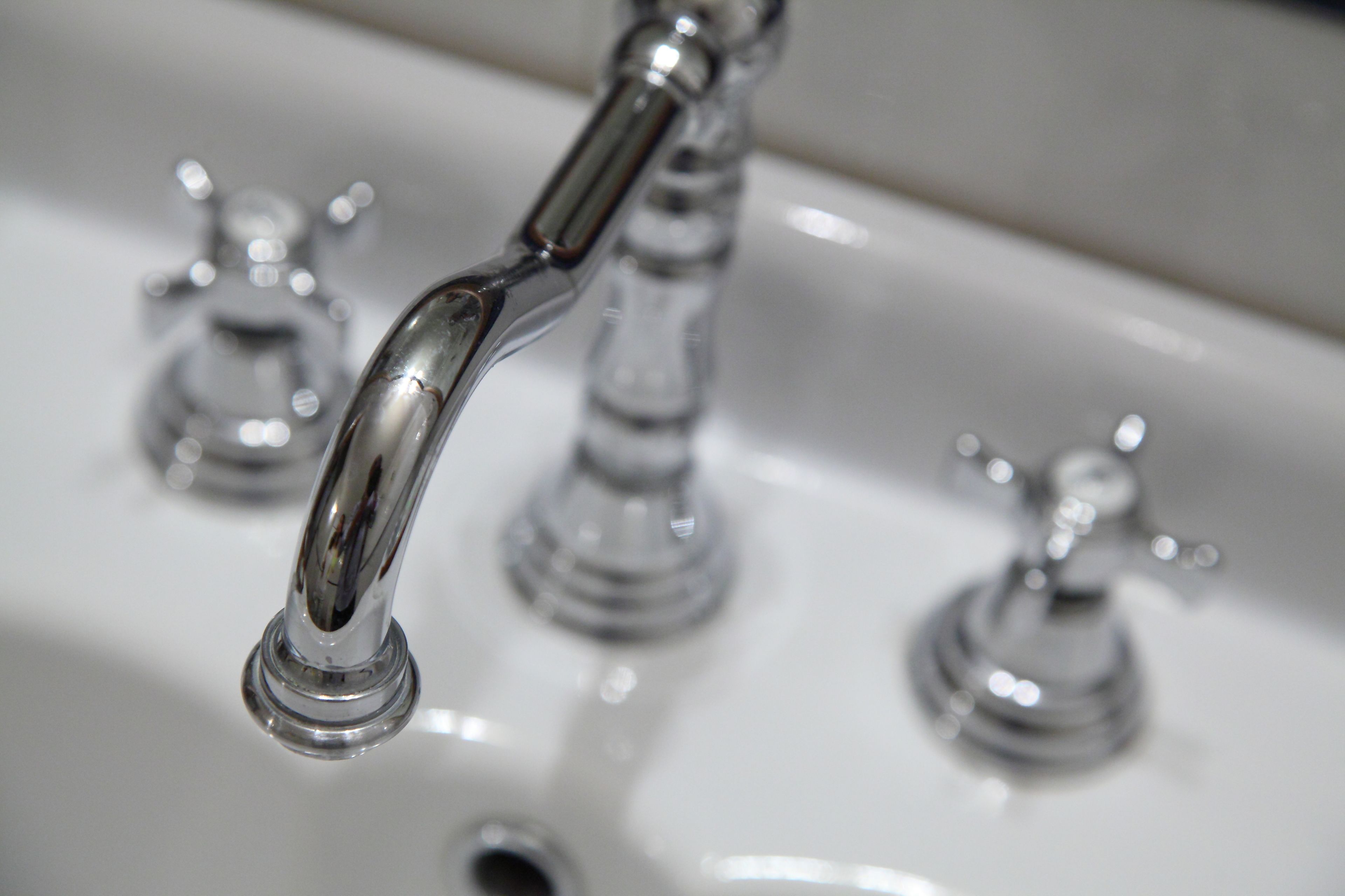 Bathroom sink