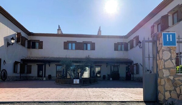 الإطلالة من المنشأة